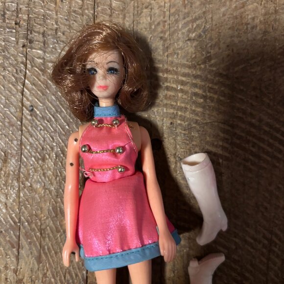 Topper Dawn doll Majorette Connie w/clothes - Picture 2 of 3
